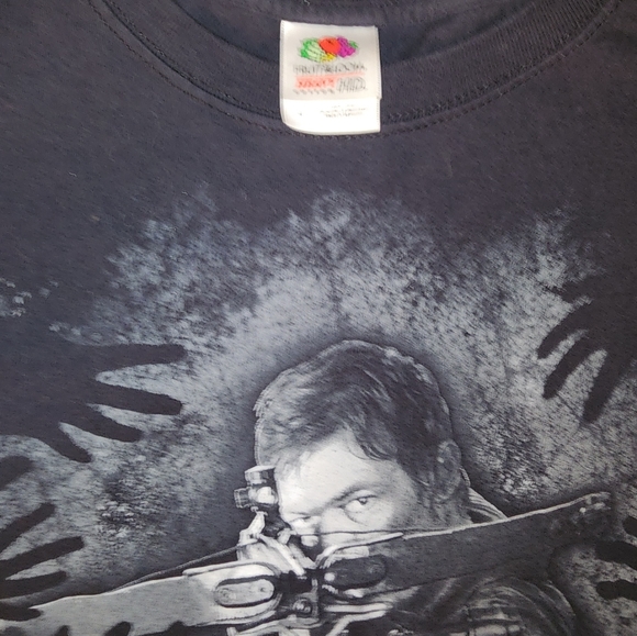 The Walking Dead The Daryl Bow Hands Tshirt Sz. Large AMC 2013 - Picture 5 of 7